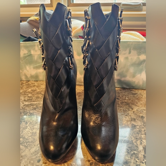Louboutin short boots size 37 ( 6.5 US) black - Picture 4 of 8